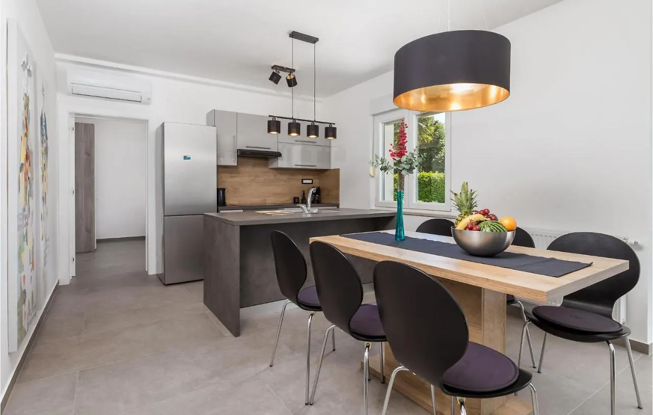 Nice Apartment In Lovran With Wifi 0*,  كرواتيا