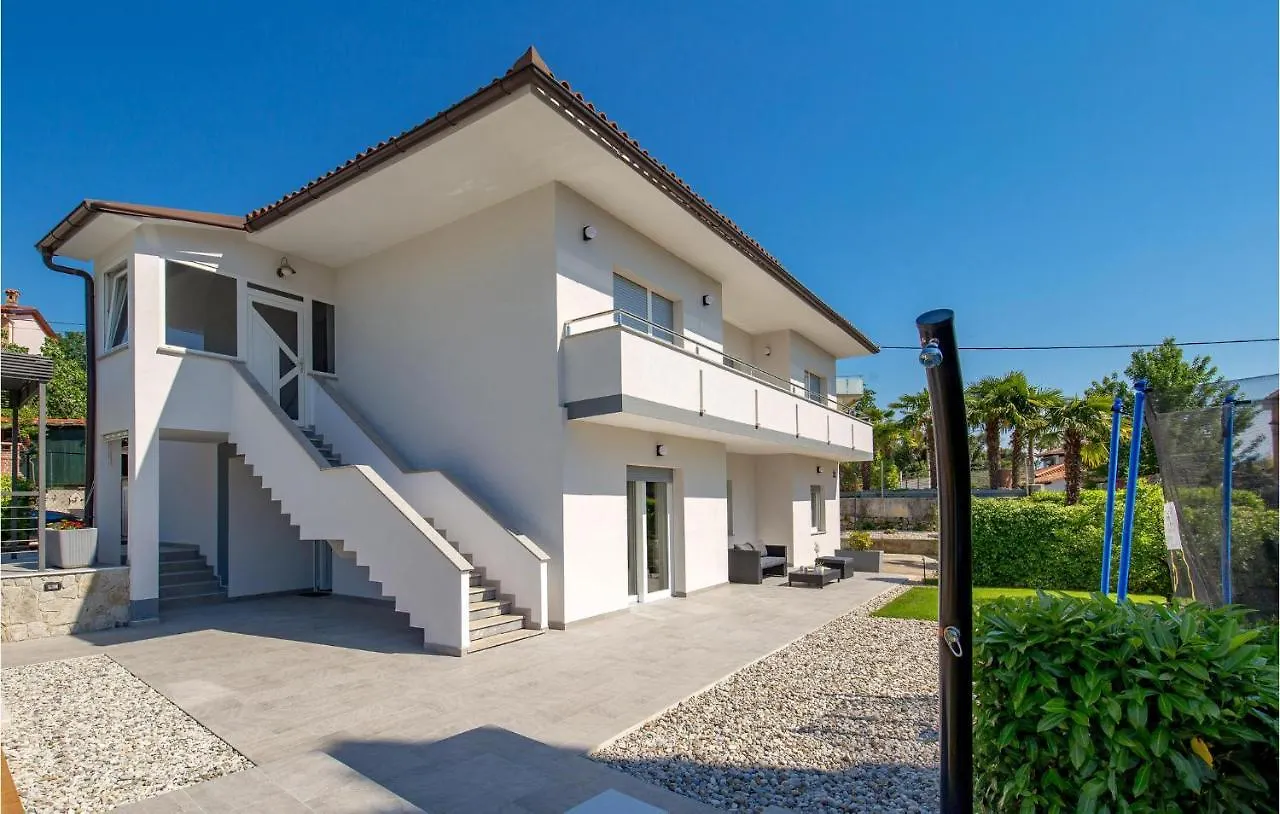 Nice Apartment In Lovran With Wifi