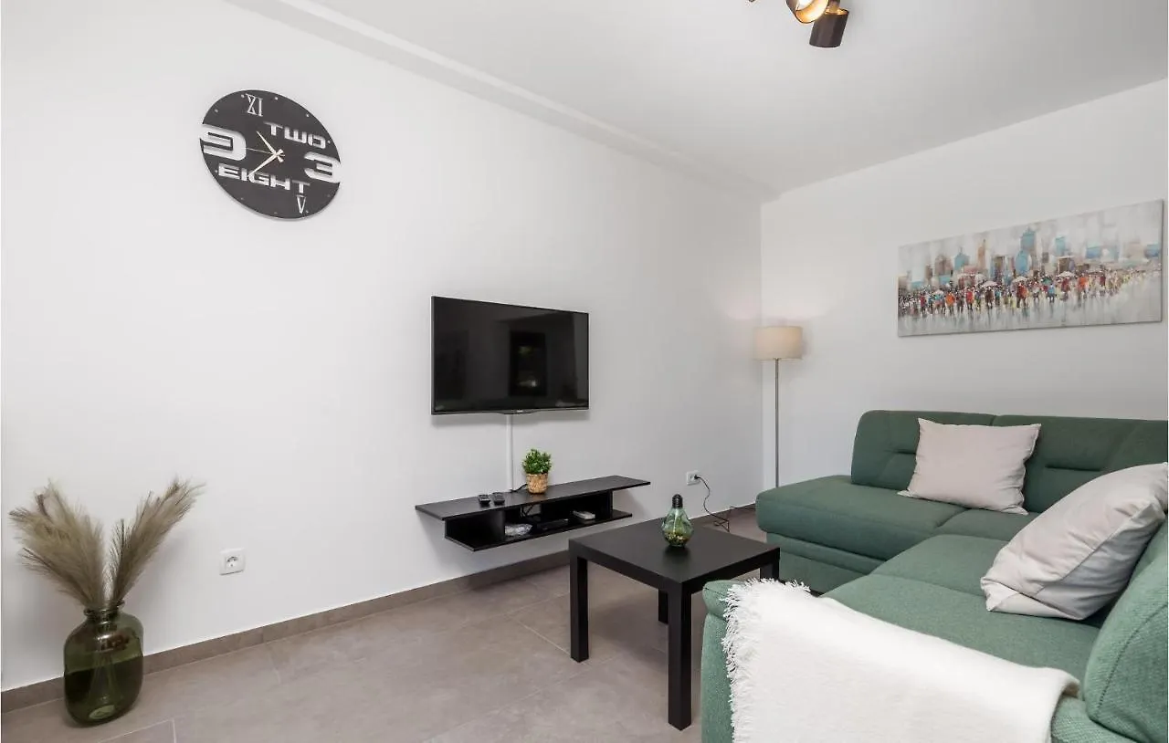 Nice Apartment In Lovran With Wifi